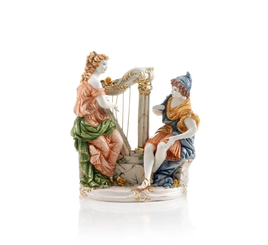 obrazek 1 Barokowa figurka dwóch postaci z harfą rzymską wykonana z ceramiki - Ceramiche ML