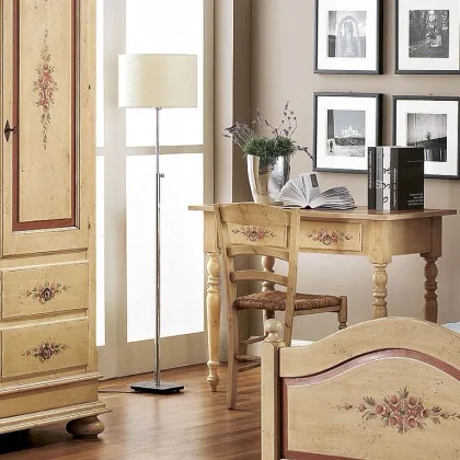 Zdjęcie Krzesło z toczonymi nogami i siedzeniem ze słomy z antycznym wykończeniem avoiro i czerwonymi ornamentami - Zanini