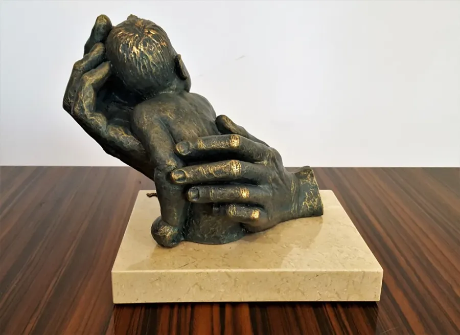 picture 7 The first dream of a child - an impressive figurine on the desk!