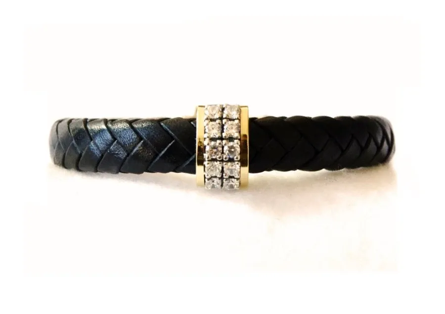 picture 1 Beautiful bracelet made of leather 