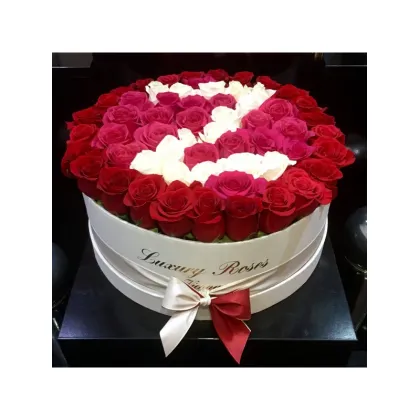 Zdjęcie Flower Box '' Wieczne Róże '' 65 - 70 sztuk z Twoją literką - Luxury Vienna Roses