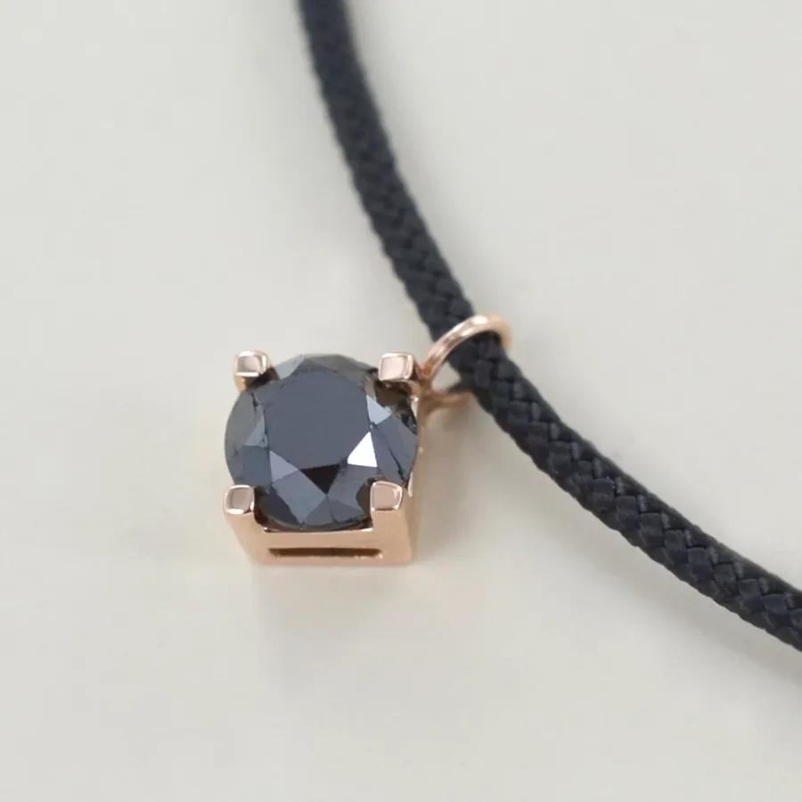 obrazek 3 Włoski naszyjnik Punto Luce z czarnym diamentem