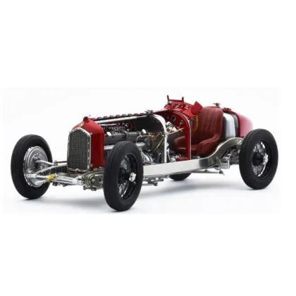 Zdjęcie Samochód Alfa-Romeo P3 Z odkrytym silnikiem jako pamiątka motoryzacyjna