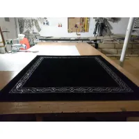 Zdjęcie Czarny dywan futerkowy z kryształami Classic 190x190 cm