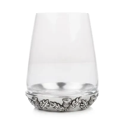 Zdjęcie Szklanka ze szkła i pewteru zdobiona ostem – oryginalny prezent dla niego lub dla niej