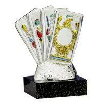 Zdjęcie Mała statuetka z wyjątkową talią kart