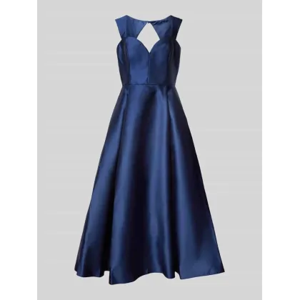 Zdjęcie Sukienka wieczorowa z wycięciem z tyłu