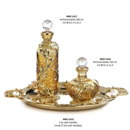 Zdjęcie Luksusowe akcesoria łazienkowe ze zdobieniami - taca + butelki na perfumy