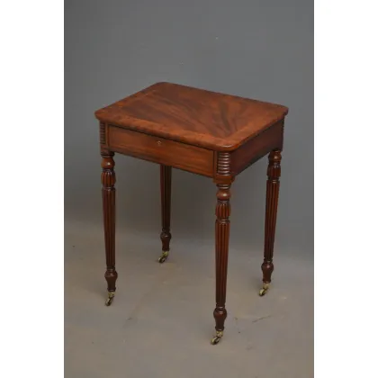 Zdjęcie Najwyższej jakości stolik regenyjny z mahoniu, z wymyślnym, pasmowym blatem - antyk