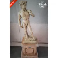 Zdjęcie Solidnie wykonana rzeźba człowieka