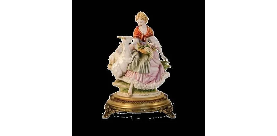 obrazek 1 Kobieta z kózkami - porcelanowa figurka do apartamentu
