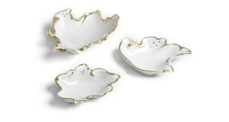 obrazek 1 Misa z porcelany w kształcie liścia o zdobionych krawędziach