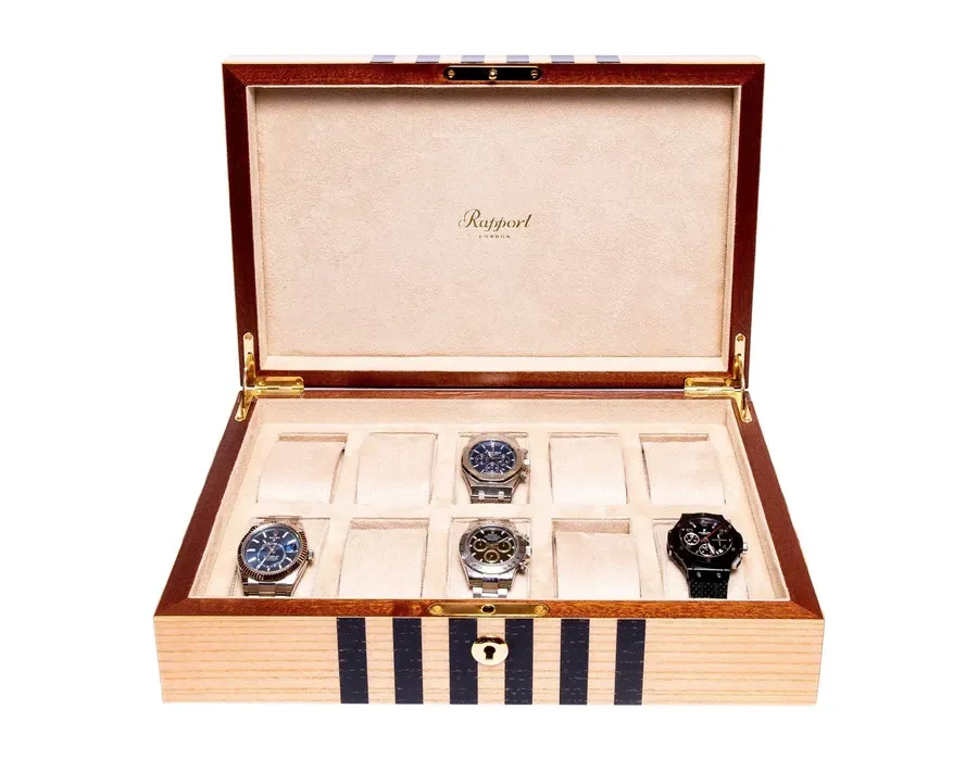 picture 1 Wooden watch box from an English brand