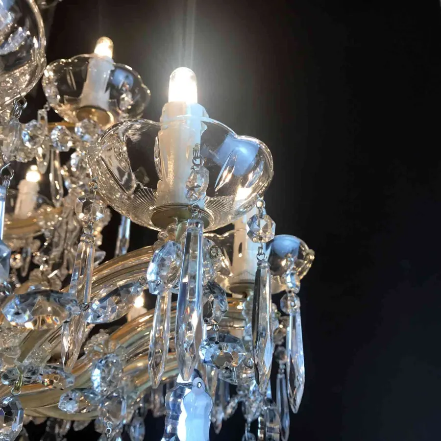obrazek 5 Para antycznych kryształowych żyrandoli Marii Teresy, 24 światła rozłożone na zakrzywionych ramionach