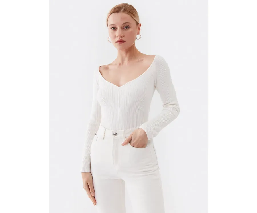 obrazek 1 Guess Sweter W3YR25 Z37J2 Biały Slim Fit