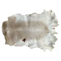 Zdjęcie Elegancki dywan ze skóry koziej - 110x85 cm