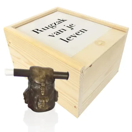 Zdjęcie Niebanalna figurka z platerowanego brązu