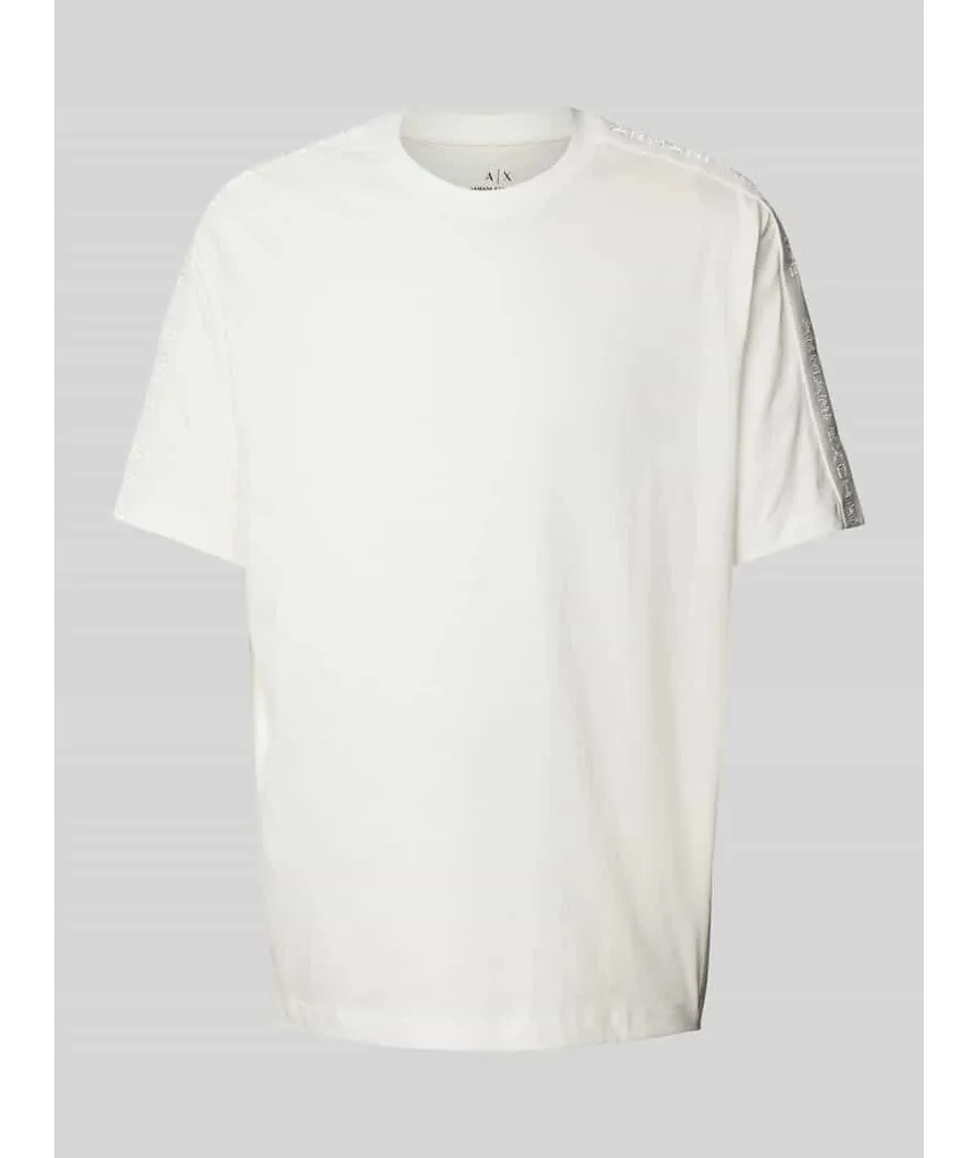 obrazek 1 T-shirt z detalami z logo