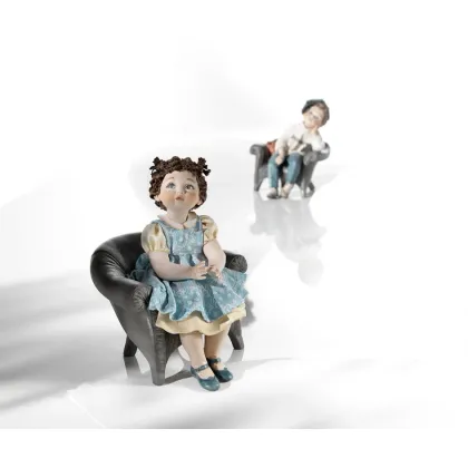 Zdjęcie Porcelanowa figurka dziewczynki w sukience - Sibania