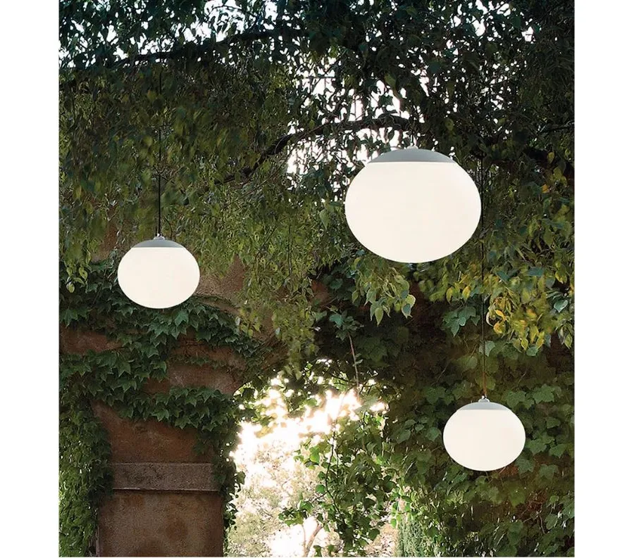 obrazek 1 Fenomenalne oświetlenie zewnętrzne w postaci lampy wiszącej