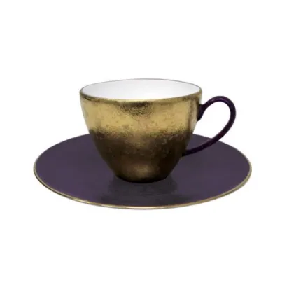 Zdjęcie Ekskluzywna filiżanka ze spodkiem do herbaty