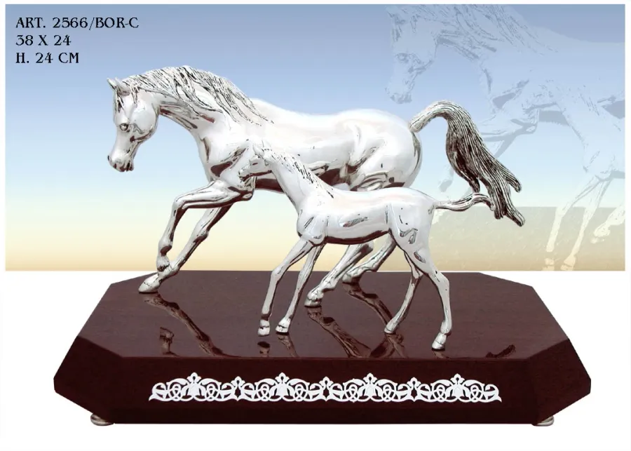 obrazek 1 Wyjątkowa figura dorosłego konia ze źrebakiem