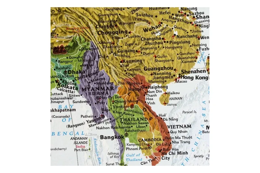 obrazek 8 Elegancka mapa ścienna w ramie na podkładzie do wpinania znaczników 1:18 384 000 - National Geographic