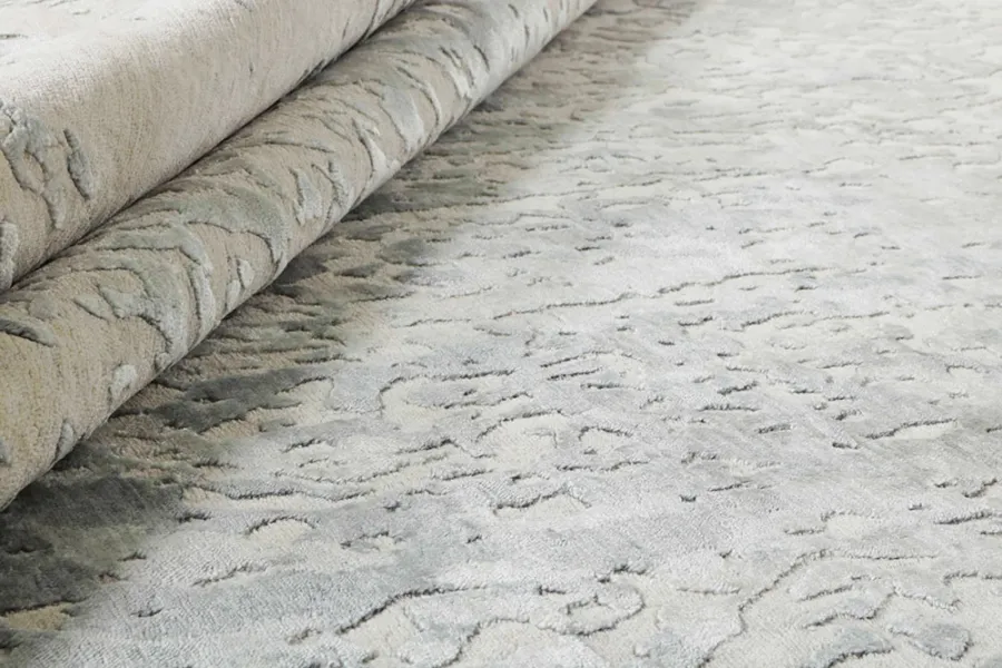 picture 3 Elegant white-gray exclusive 3D carpet - SENSES CLOUDBURST 7071
