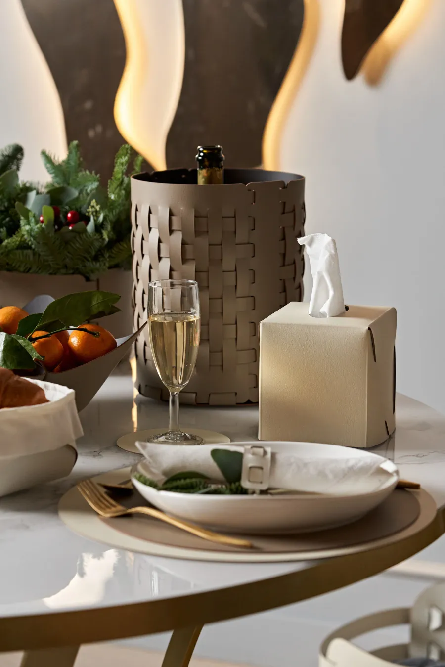 picture 4 Elegant tissue box 12x12xH12 cm in vanilla color