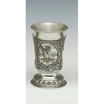 Zdjęcie Kubek z pewteru z przedstawieniem irlandzkiej fauny – jelenia