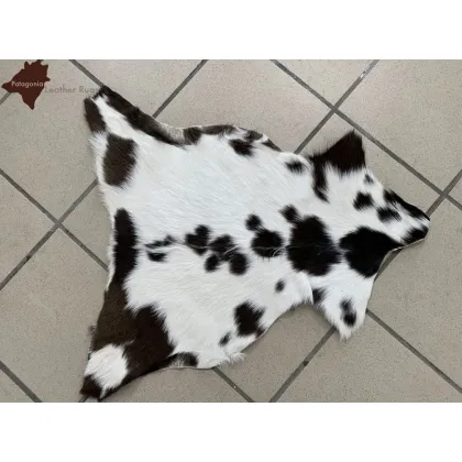 Zdjęcie Nieszablonowy skórzany dywan ozdobny