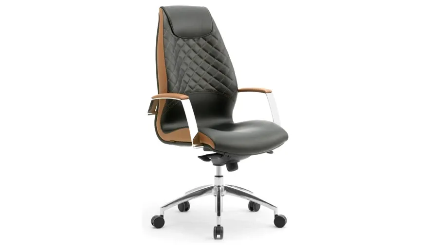 picture 1 Leather armchair prestigiously decorated with Wave leather