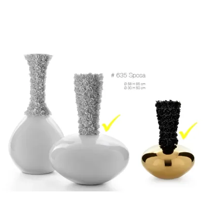 Zdjęcie Wazon zdobiony różami - ceramiczny