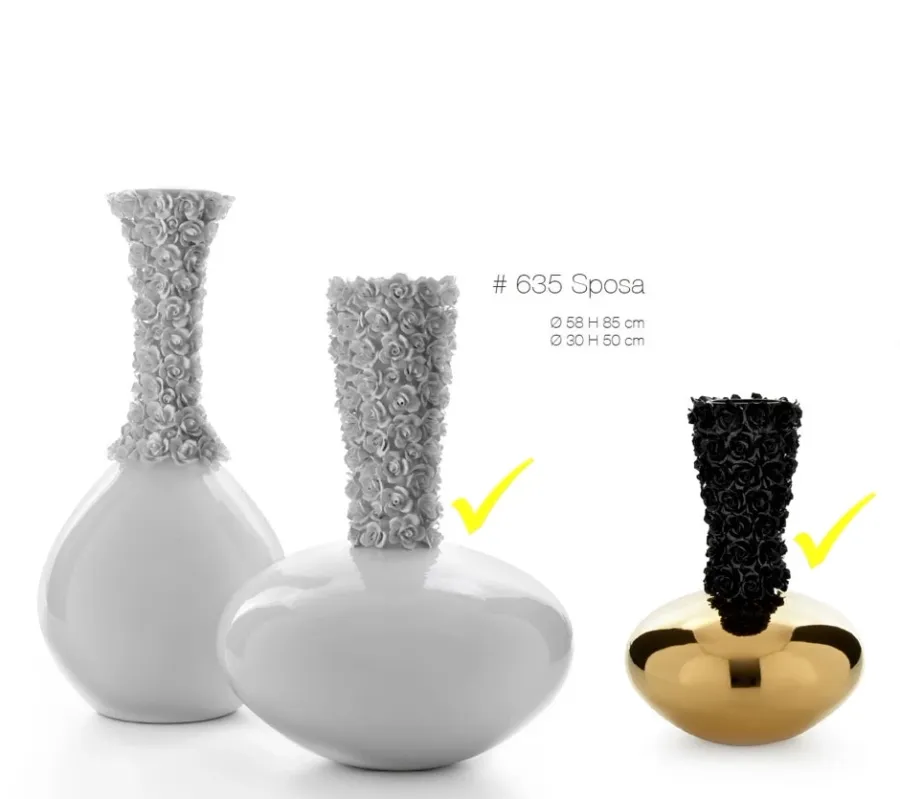 obrazek 1 Wazon zdobiony różami - ceramiczny