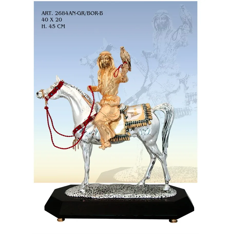 obrazek 1 Elegancka figura jeźdzca na koniu