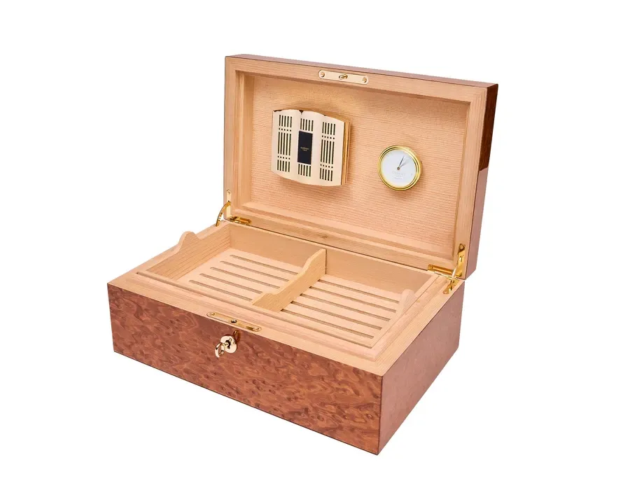 obrazek 4 Skrzynia z drewna orzechowego na cygara