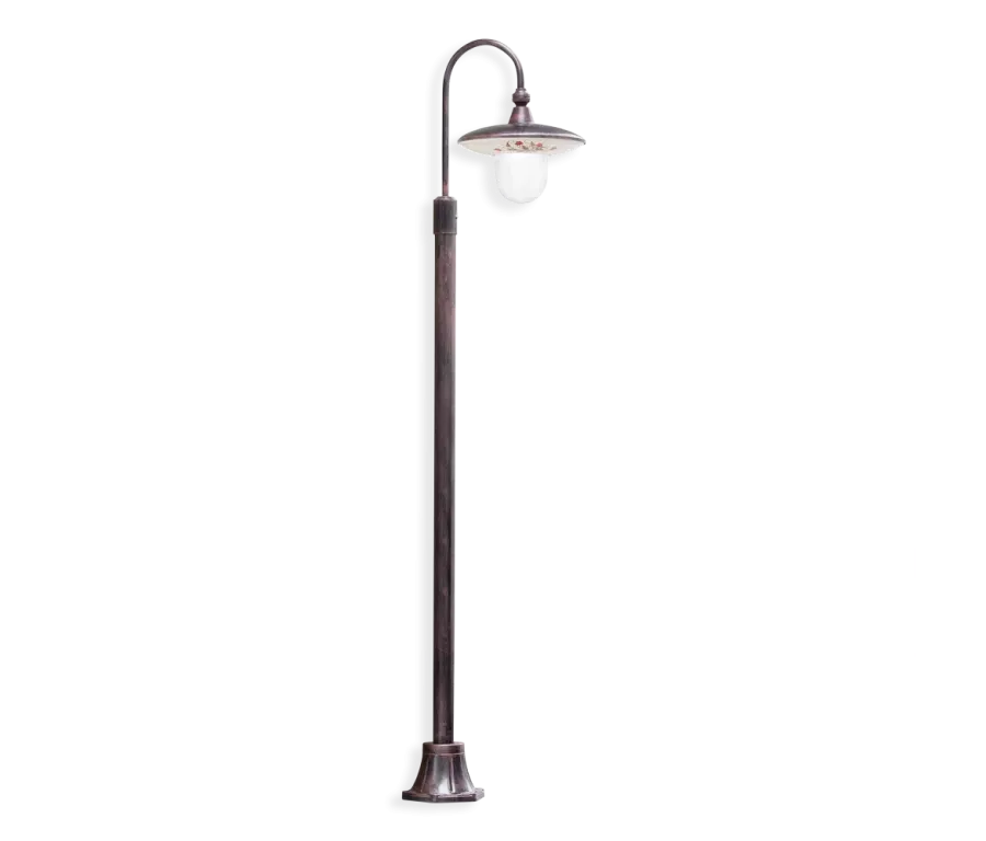 obrazek 1 Klasyczna w formie włoska lampa stojąca na zewnątrz