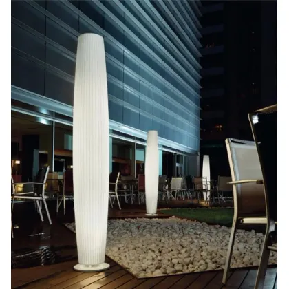 Zdjęcie Niezwykłe oświetlenie zewnętrzne od hiszpańskiego producenta