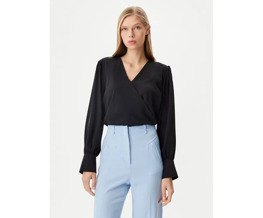 obrazek 1 Rinascimento Bluzka CFC0122866003 Czarny Regular Fit