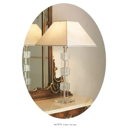 Zdjęcie Lampa z ręcznie szlifowanymi kryształowymi kostkami i kwadratowym kloszem – Il Paralume Marina