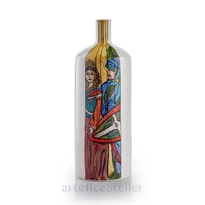 Zdjęcie Stylowy ceramiczny wazon w kształcie butelki