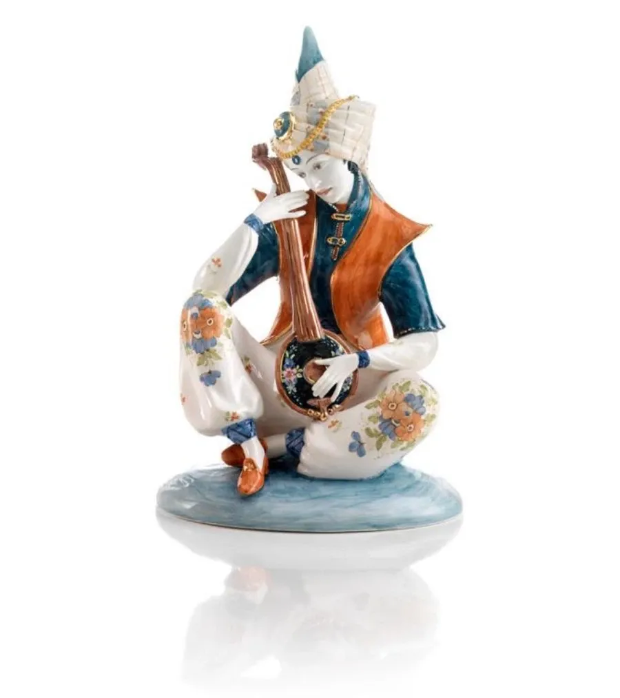 obrazek 1 Orientalna figurka perskiego księcia wykonana z ceramiki - Ceramiche ML