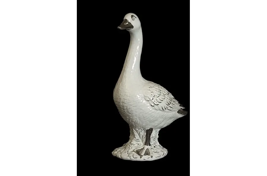 picture 1 Big goose figure