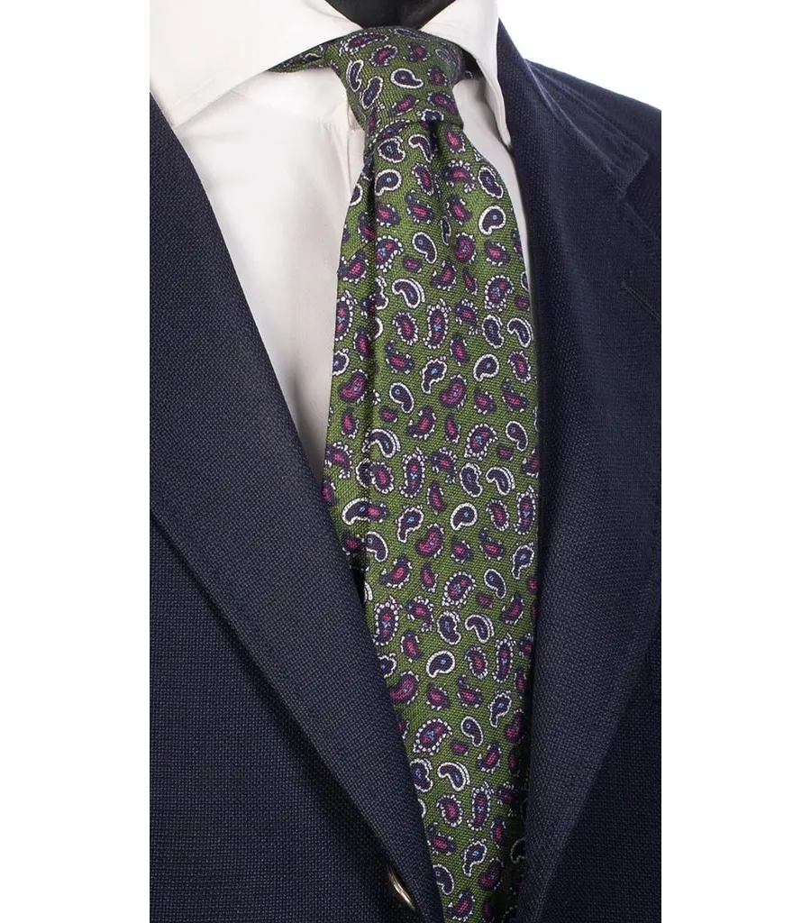 obrazek 1 Wyróżniający się krawat w kolorze khaki z kolorowymi wzorami paisley