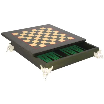 Zdjęcie Piękna plansza szachowa i gra backgammon