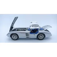 Zdjęcie Replika Mercedes-Benz 300 SLR Coupé, 1955 dla fana motoryzacji