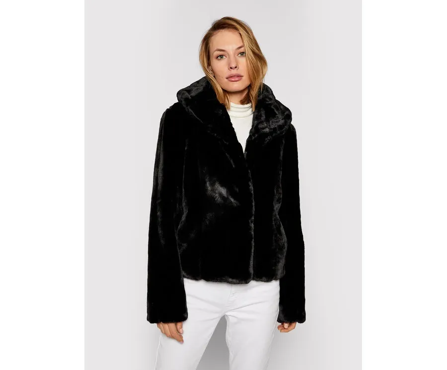 obrazek 1 Guess Futro New Sophy W0BL0N WDCH0 Czarny Regular Fit