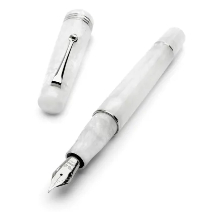 Picture Charming white fountain pen Leonardo