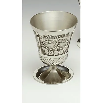 Picture A unique Irish cup depicting the King of Ireland, Brian Boru