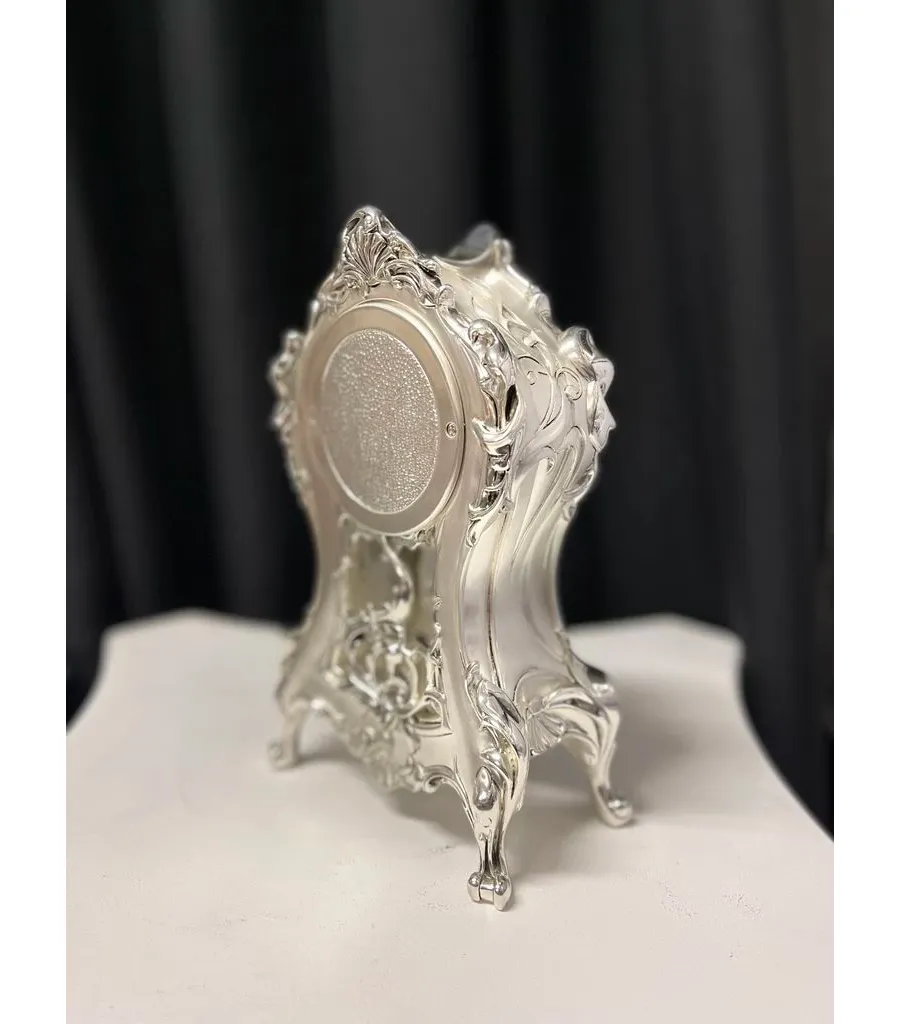 picture 4 A beautiful and original clock for the apartment